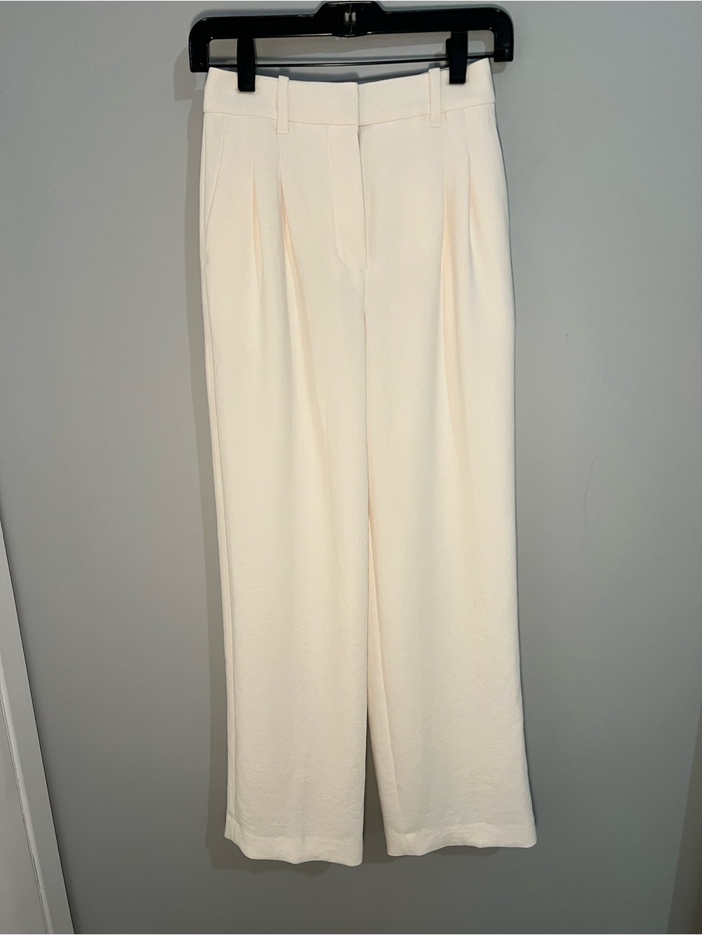 Aritzia The Effortless Pant Crepette Light Birch Size 0